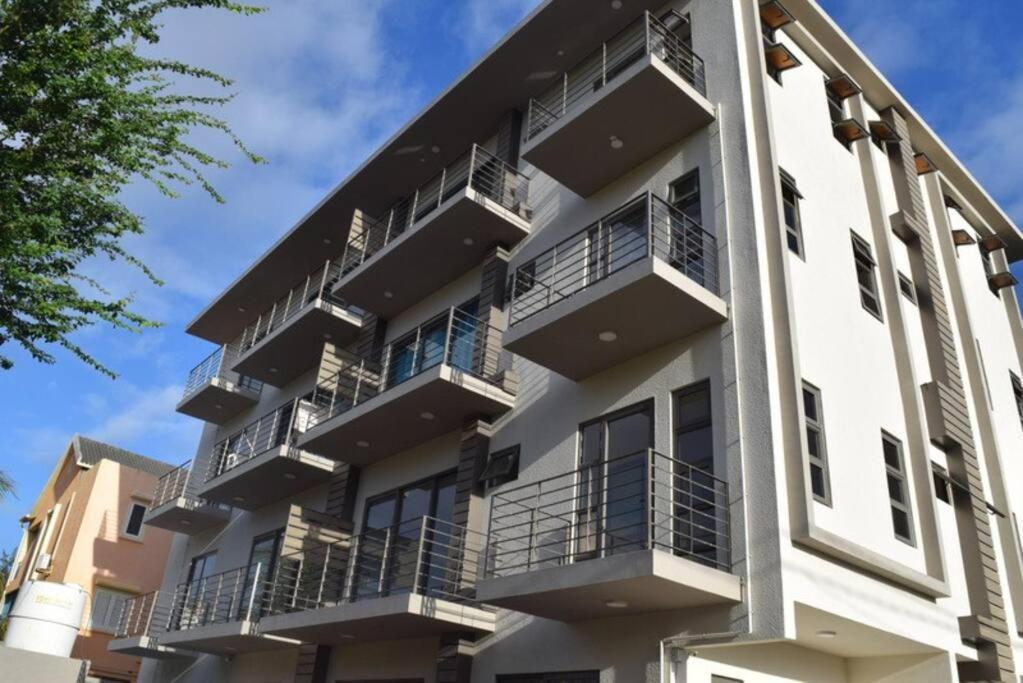 Westside Holidays Flic En Flac Beach エクステリア 写真